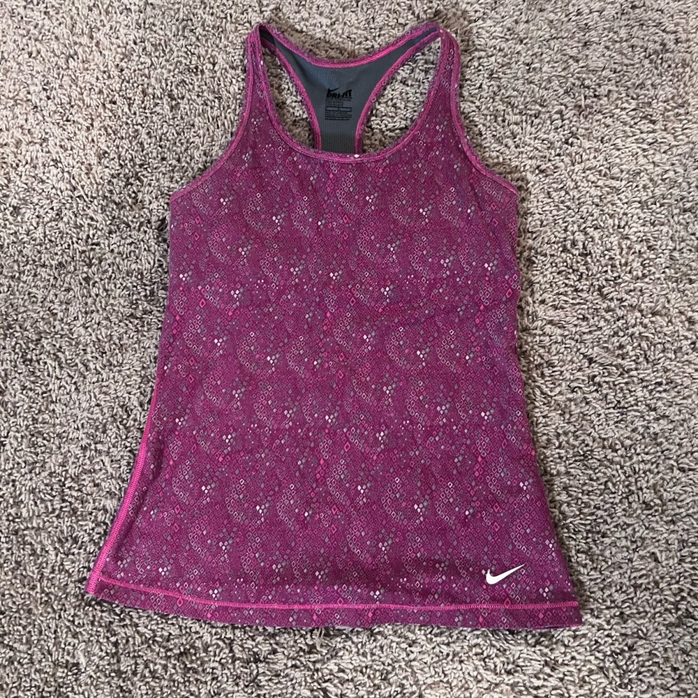 Nike DriFit Women’s Top Size M